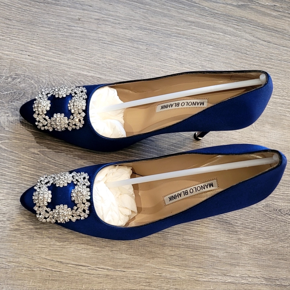 Manolo BlahnikHangisi 105 Embellished Satin Pumps